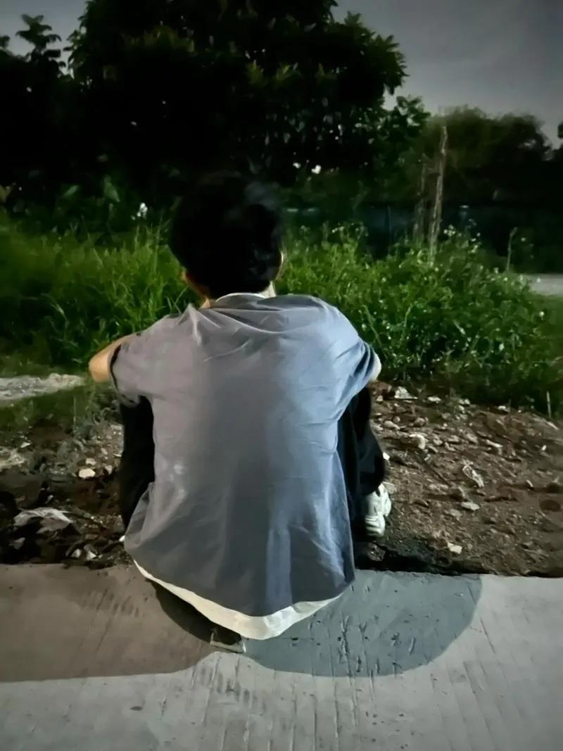 头条的叔叔阿姨大家好，我是一个18岁的农村男生，高中毕业没考上大学，打算去广州找
