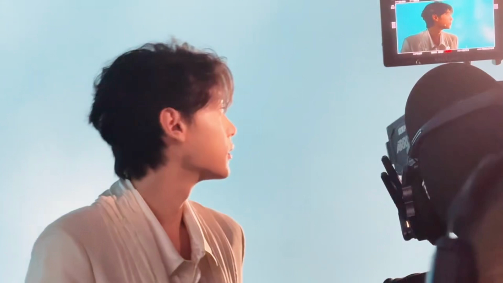 自从昨晚流出未播花絮之后，现已无法再直视某个身体部位的特写田栩宁直播 田栩宁时尚