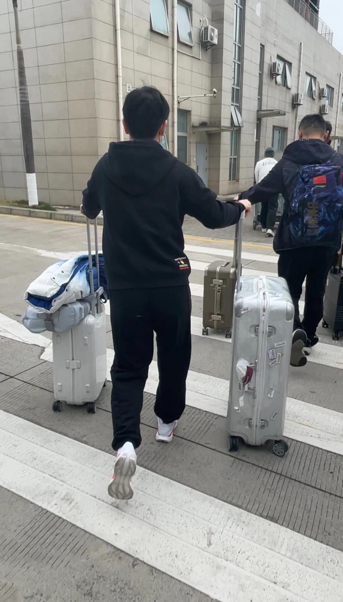 2025会是美好的一年，封训顺利，健康涨球[给你小心心] 