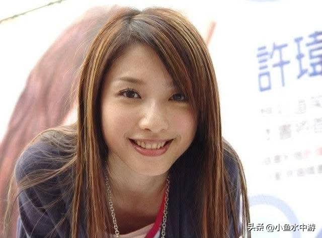 台湾女星许玮伦2007年不幸在拍戏途中车祸身亡，得年28岁。近日，她的御用造型师