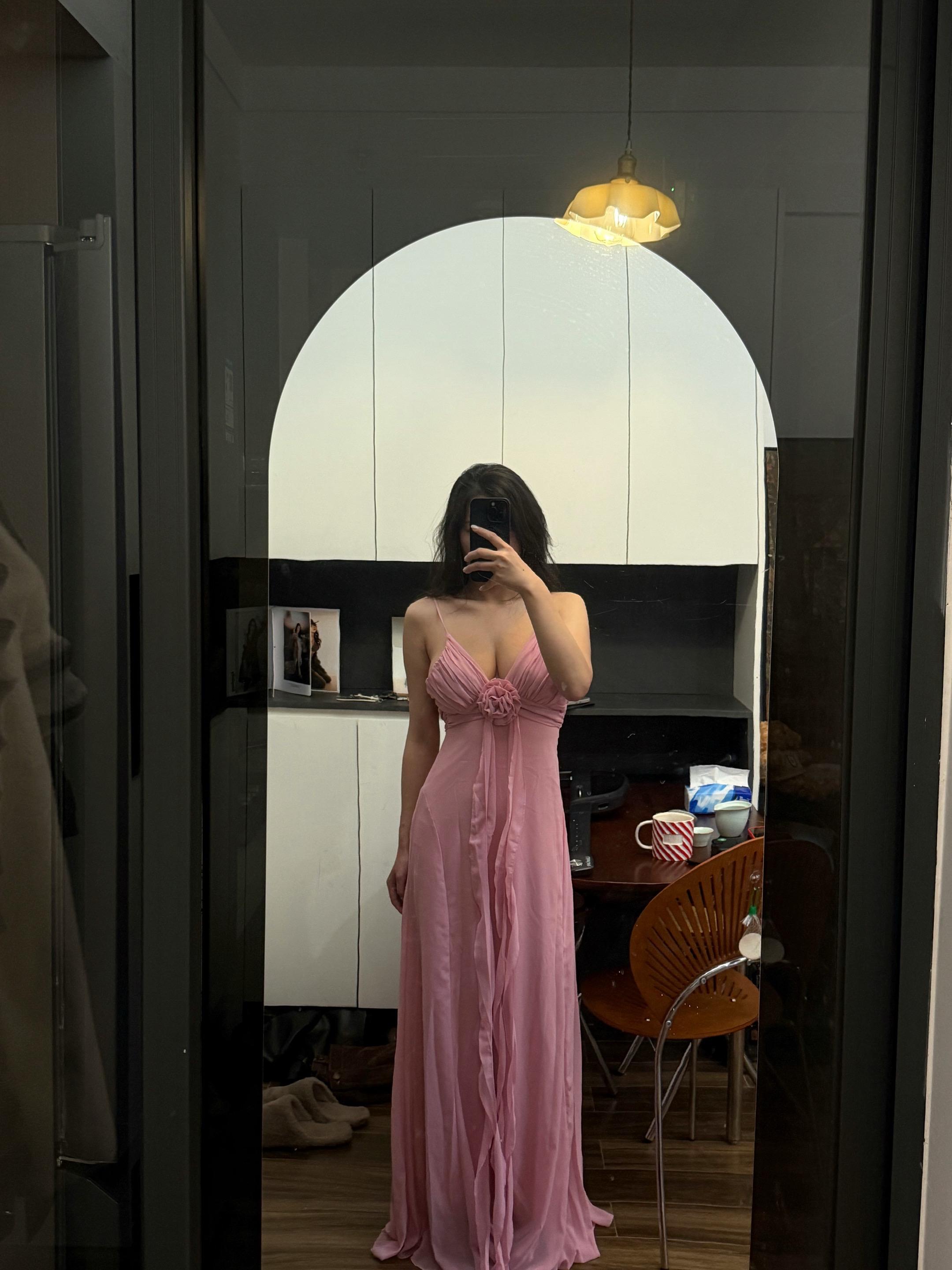 今天不发腹肌 帮我二选一。