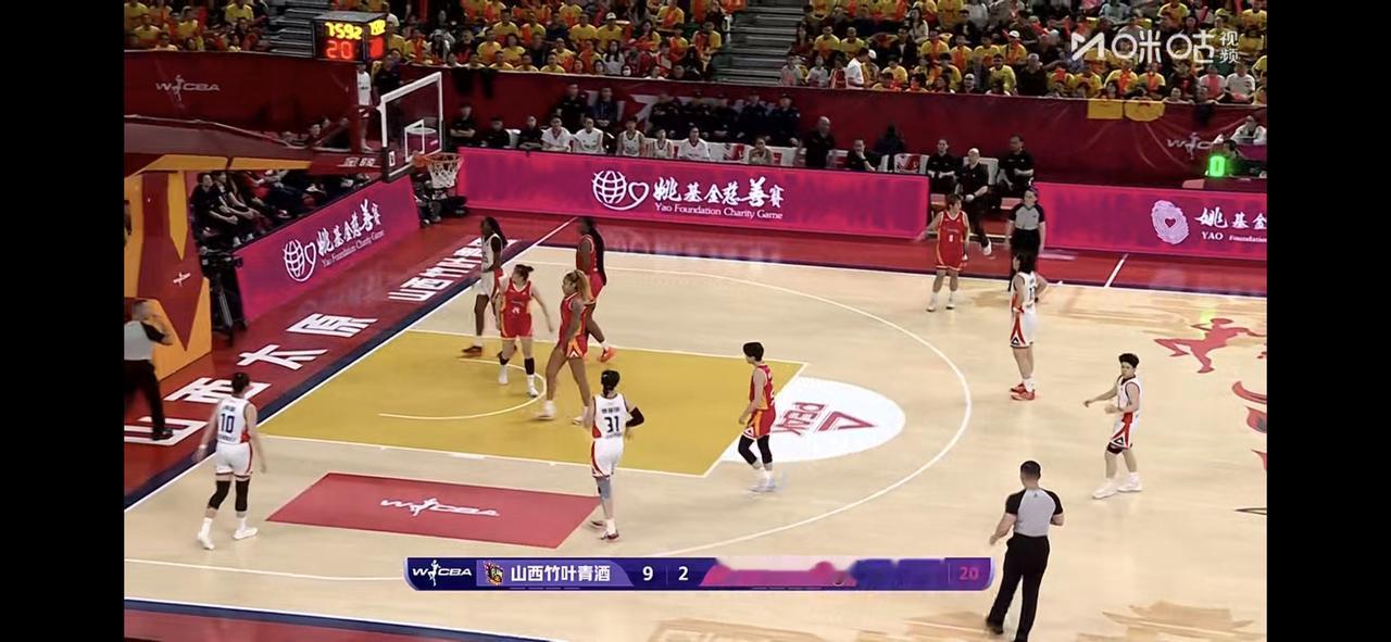 四川女篮要是还打不出三分，今晚一丝可能都没有了

刚刚上半场结束，四川女篮35: