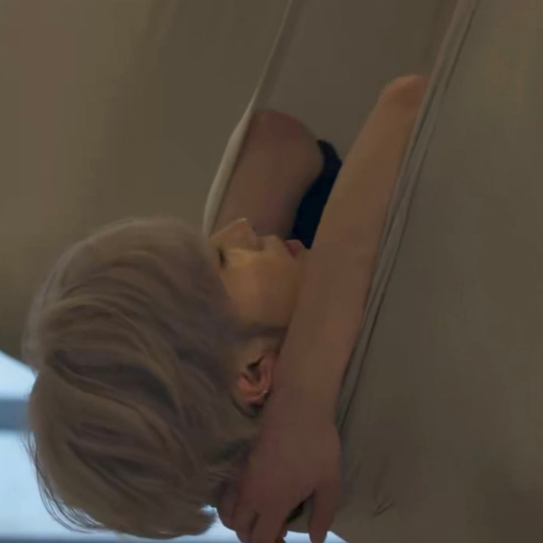 摸摸 