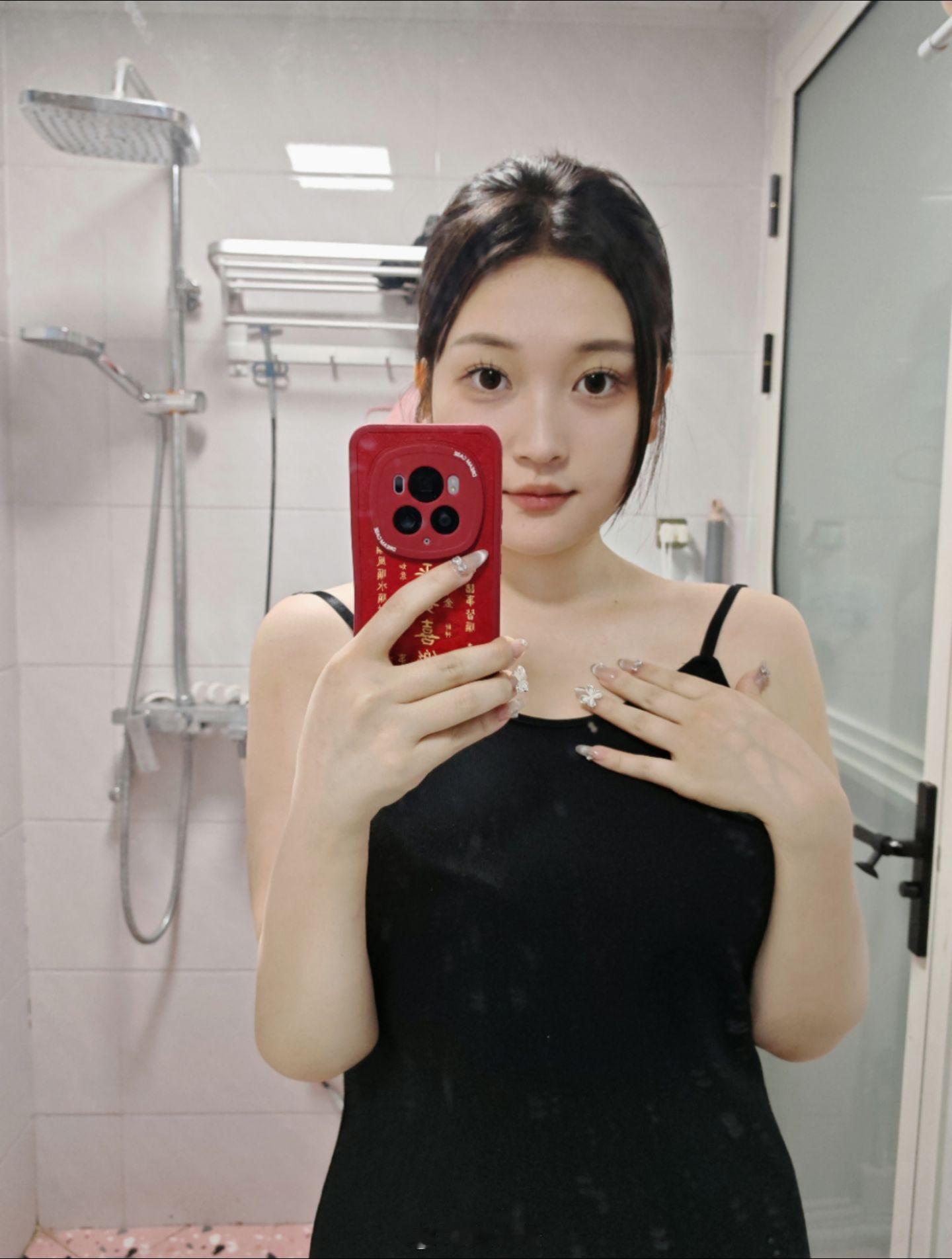 冷知识：女生真的会因为做了漂亮美甲开心一整天[比耶]（这是我陪女朋友熬三小时的经