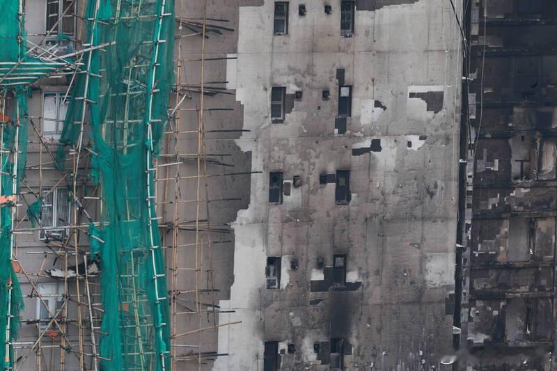 【香港大埔“宏福苑”大火遇难人数升至128人 仍有约200人失联 外墙发泡胶成夺