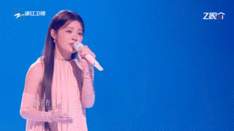 王栎鑫把自己唱哭了王栎鑫姚晓棠都把自己唱哭了 太会唱了这两个人！！！王栎鑫把自己