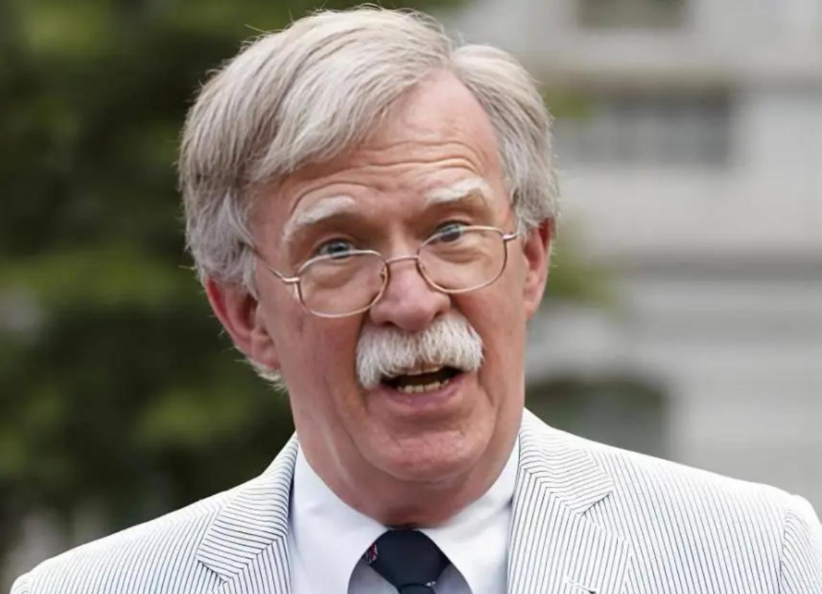 美国前国家安全顾问约翰·博尔顿今天发文说：“特朗普出于国内政治原因，想要从伊朗局