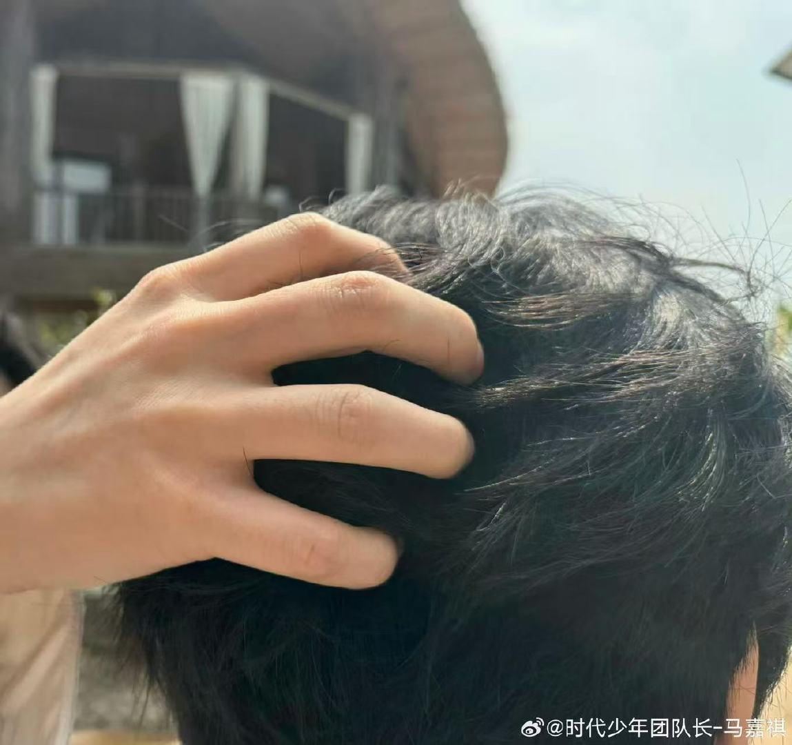 马嘉祺新身份发型师马嘉祺今天新身份是发型师 马嘉祺新身份发型师 