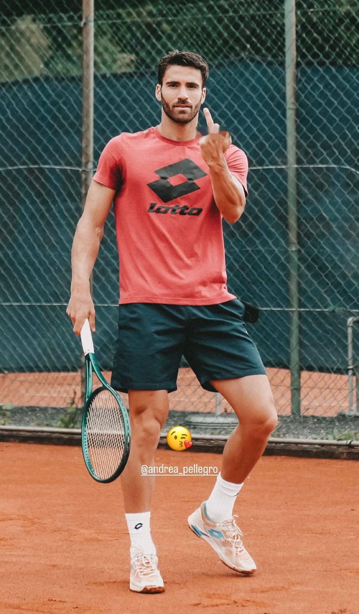 塔比洛46 63 63逆转蒂兰特，锁定ATP250圣地亚哥最后一个八强席位。QF