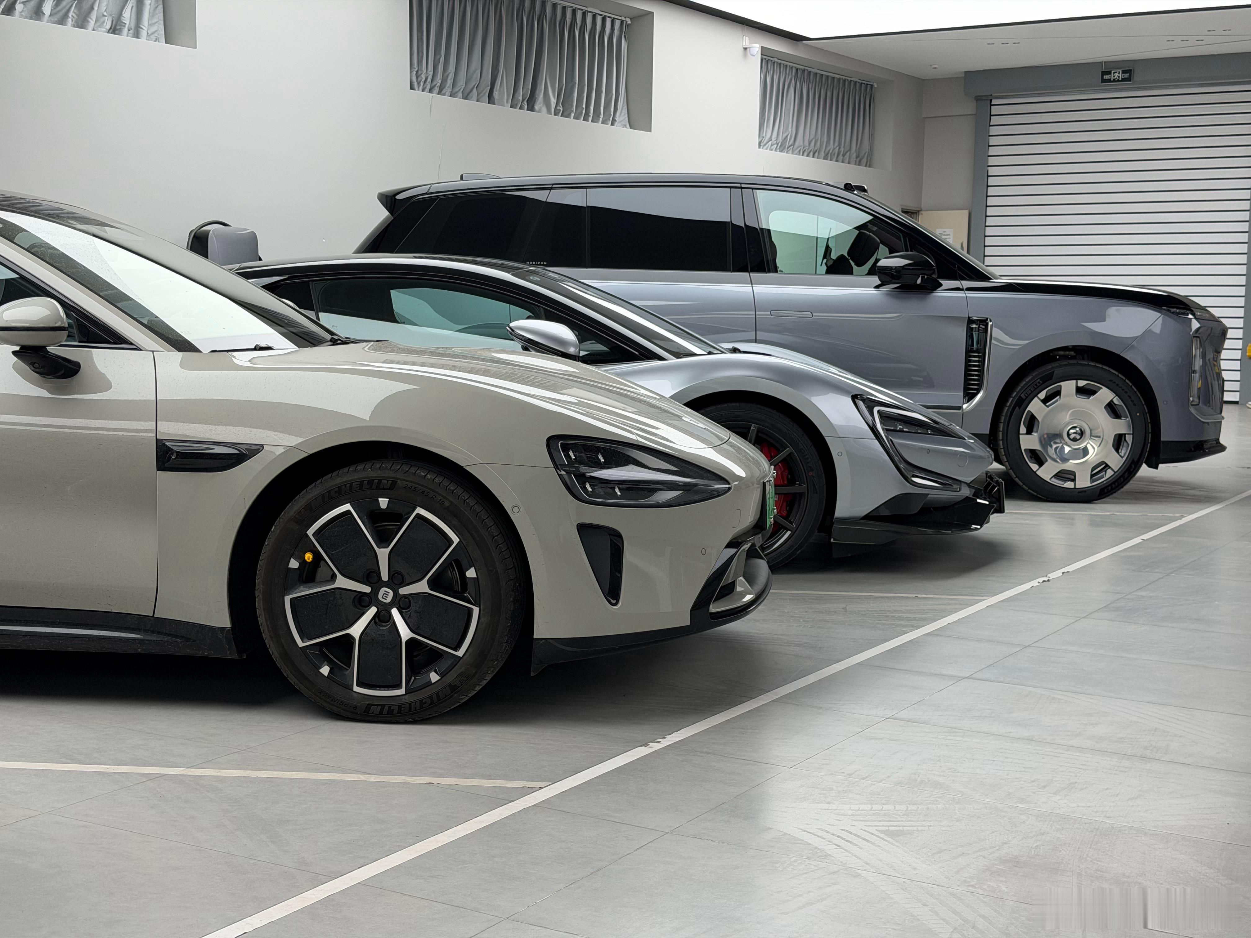 这三台是目前为止我心中：国产最好的轿跑车国产最好的跑车国产最好的SUV谁支持，谁