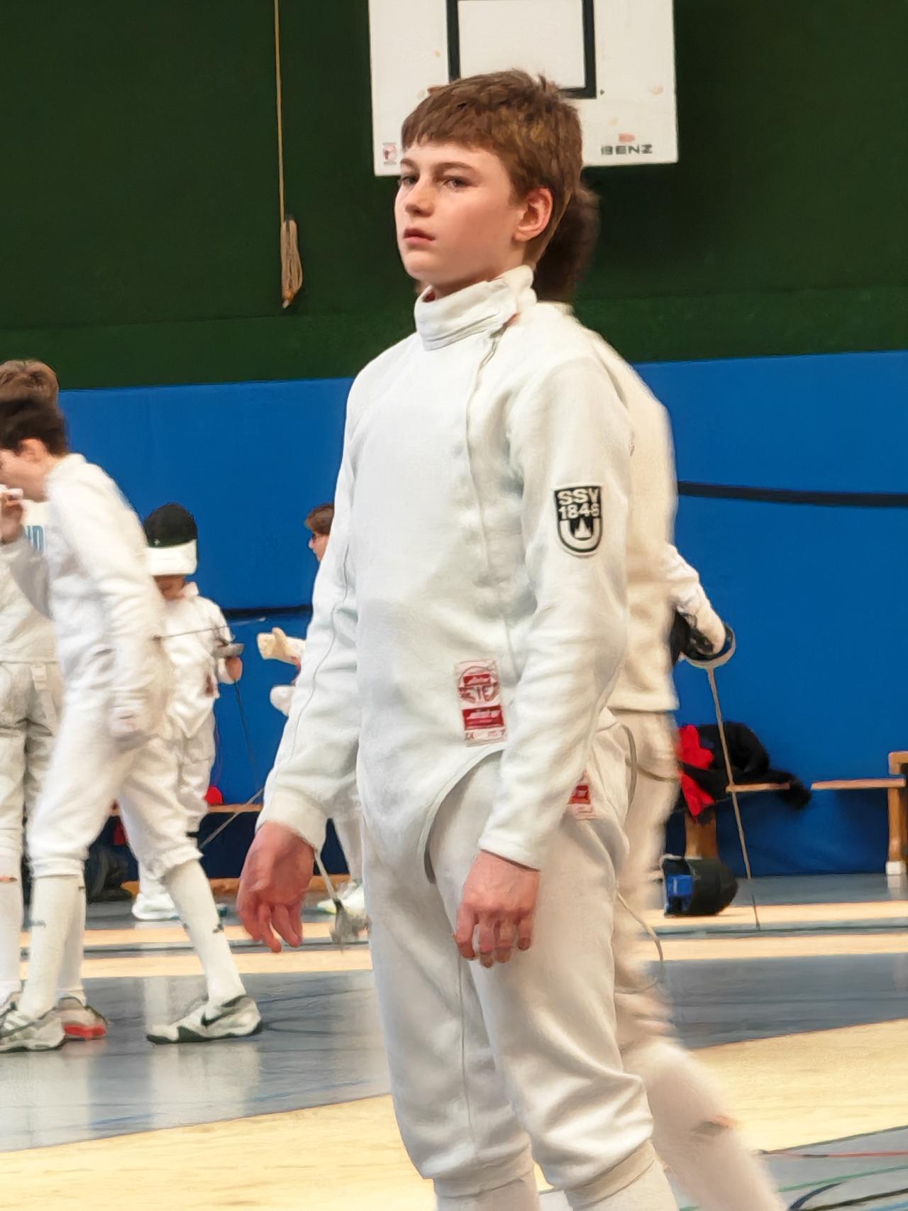 沾德国老同学孩子的光，观摩了一场德国少年击剑比赛。穿上击剑服的小伙子们立马展现贵