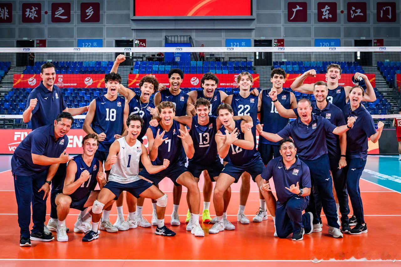 【U21男排世锦赛】A组，美国男排3-0横扫泰国迎开门红（25-20 25-15