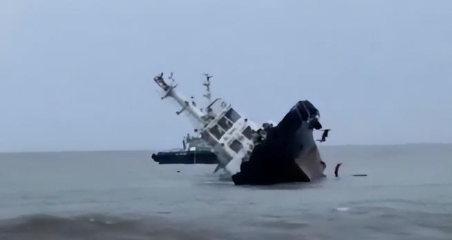 菲律宾证实：拖船已沉没。

8月24日，菲律宾海岸警卫队传来消息，一艘拖船在吕宋