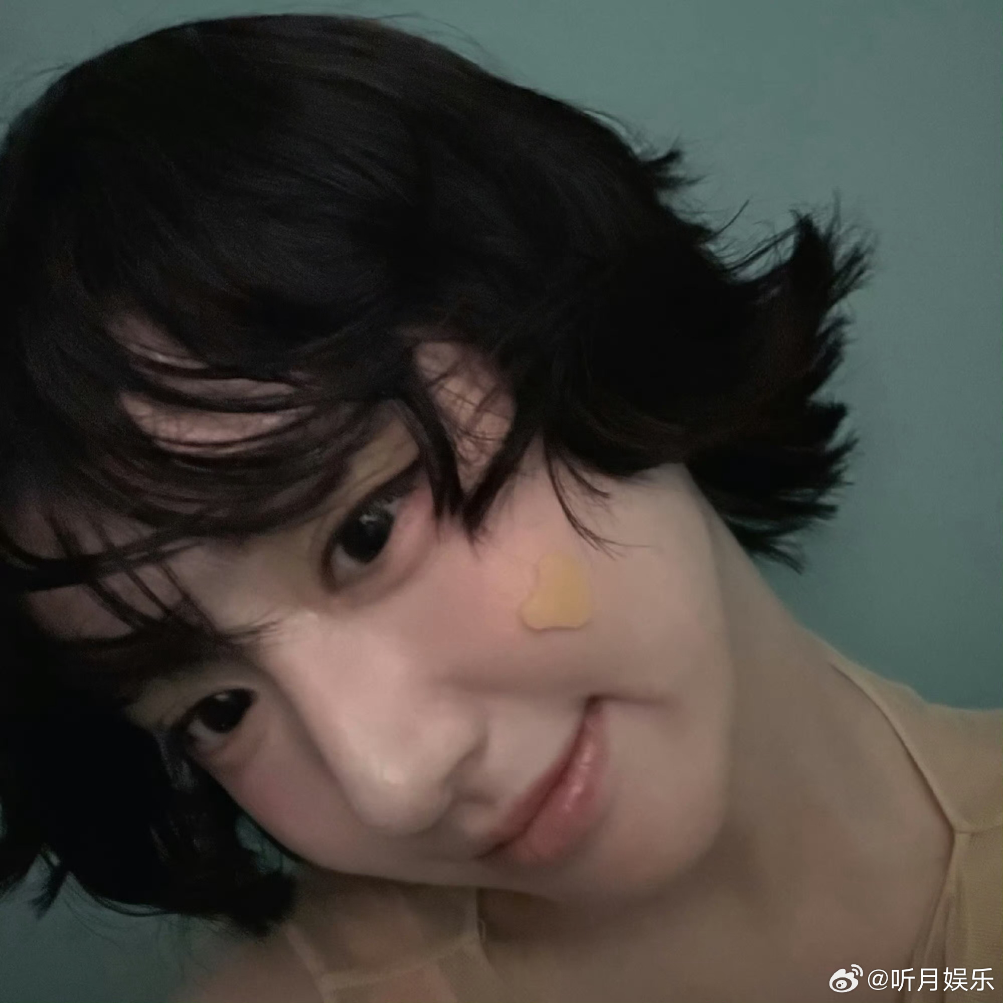 包上恩短发 第一次见包上恩短发！果然人好看什么造型都能hold住