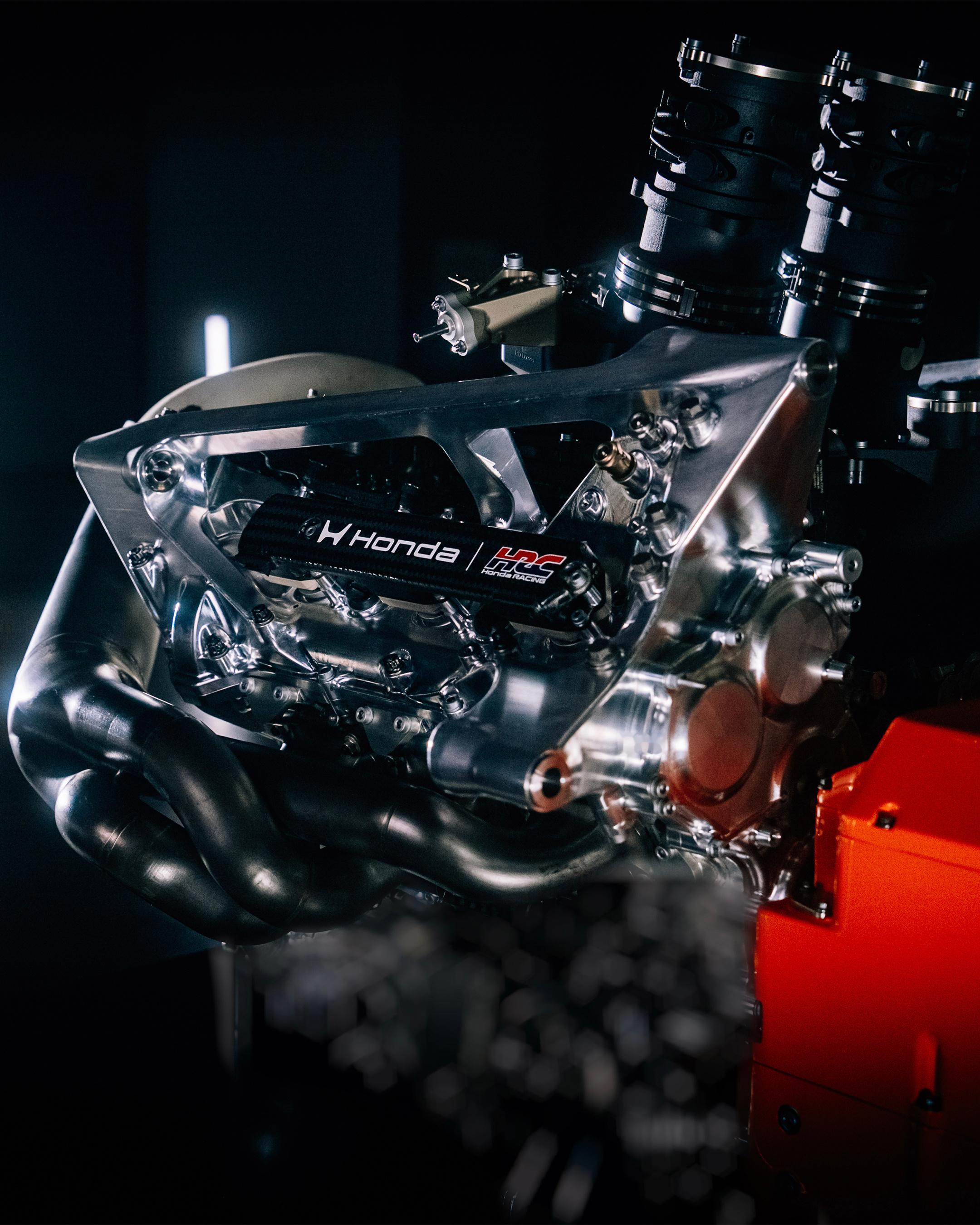 本田揭晓其为2026赛季F1打造的全新动力单元，取名RA626H，也算是跟随了之