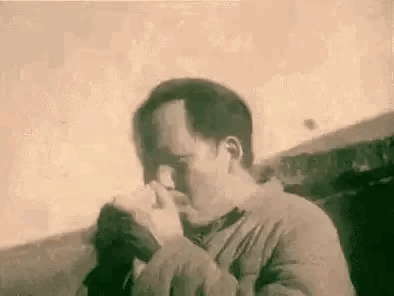 第一反应是谢安折屐，
但这个逼格，
可比谢安折屐高多了！

当辽沈战役赢了的时候