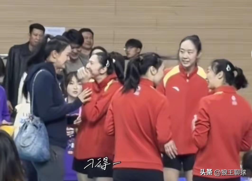 2025-2026赛季江苏vs上海共交手3次，上海2胜、江苏1胜。

常规赛（2