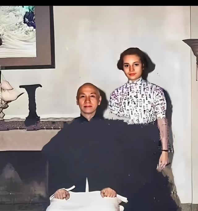 1952年老照片曝光！蒋介石和独孙女同框，一眼看出血缘
 
七十多年前士林官邸拍