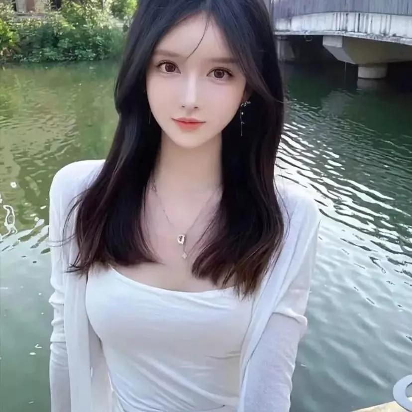 在静谧的湖畔，遇见温柔的你。湖畔风景照 随遇而见的风景 刚好遇见的美景 温柔的小