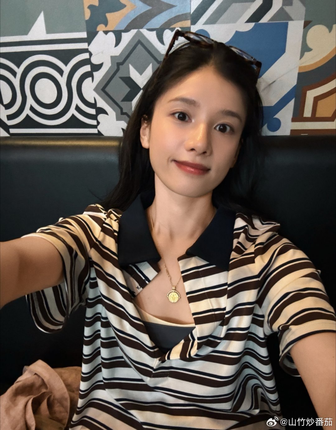 张婧仪 苗靖孕反细节获赞剧里面没播到怀孕哦，是张婧仪太会演了，皱眉、捂嘴的小动作