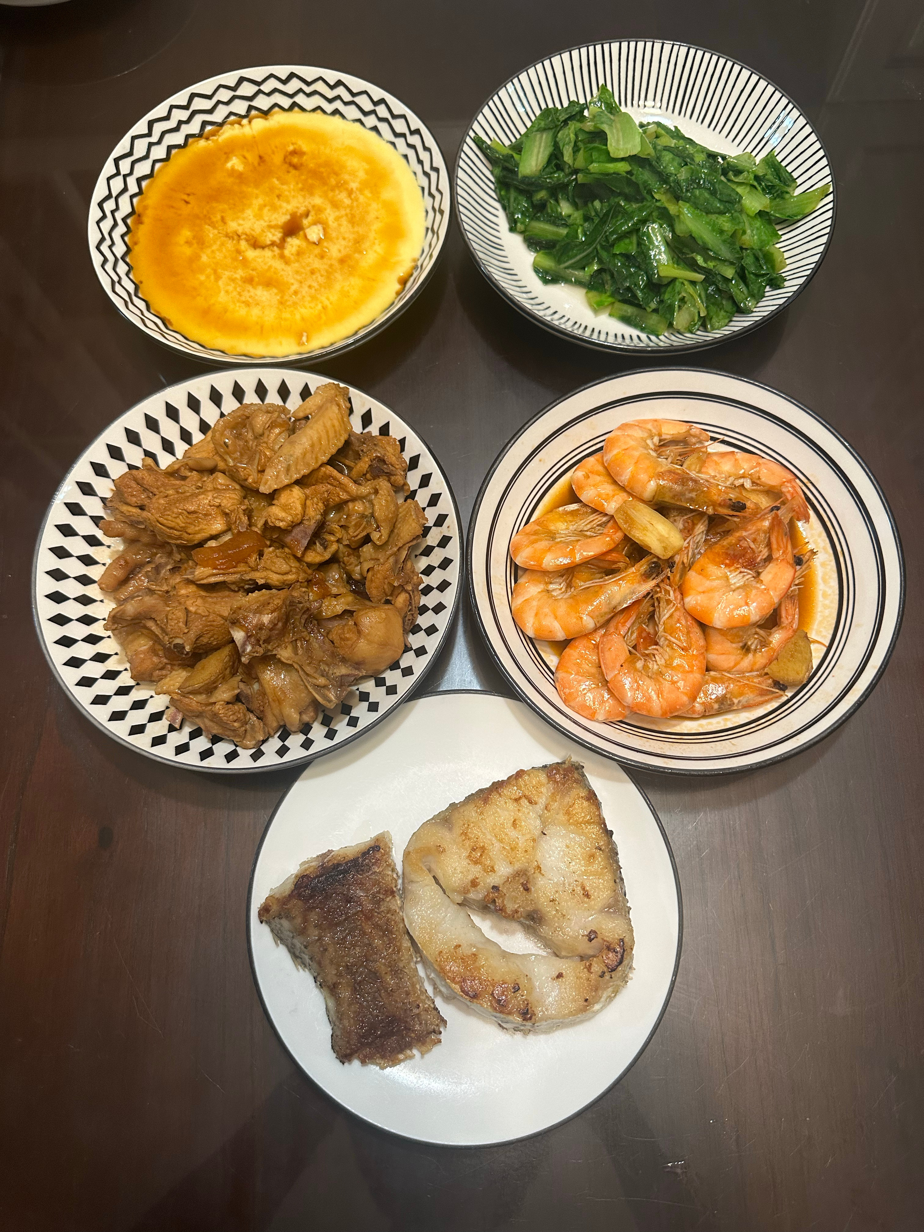 这雨是说下就下啊雾蒙蒙一片台风来了吗吃饱饭再说赶紧下完 