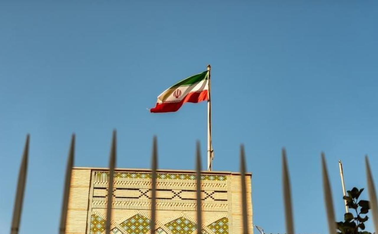 伊朗抗议活动席卷92座城市
 
 
伊朗境内大规模抗议活动迅速蔓延至全国27个省