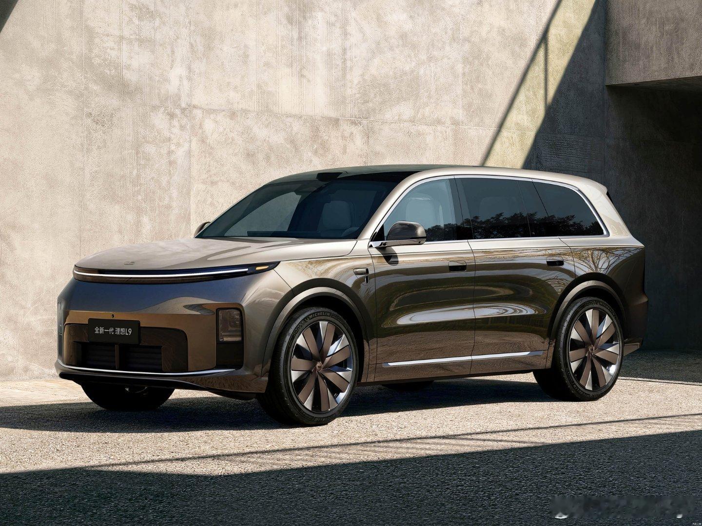 理想L9 Livis 在北京车展首发，这放在以前的理想，是不可能发生的事情，内部