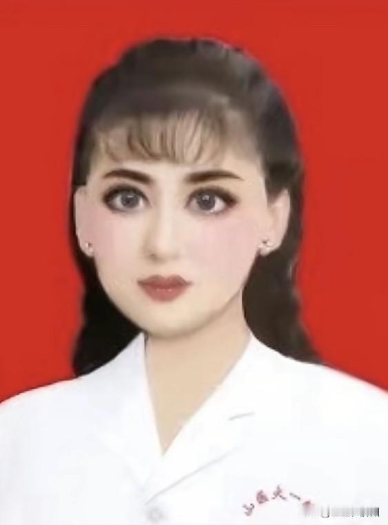 在百级美颜照片爆火后，
郎主任的号排起长队，
再次提醒大家，
郎主任主要治疗……