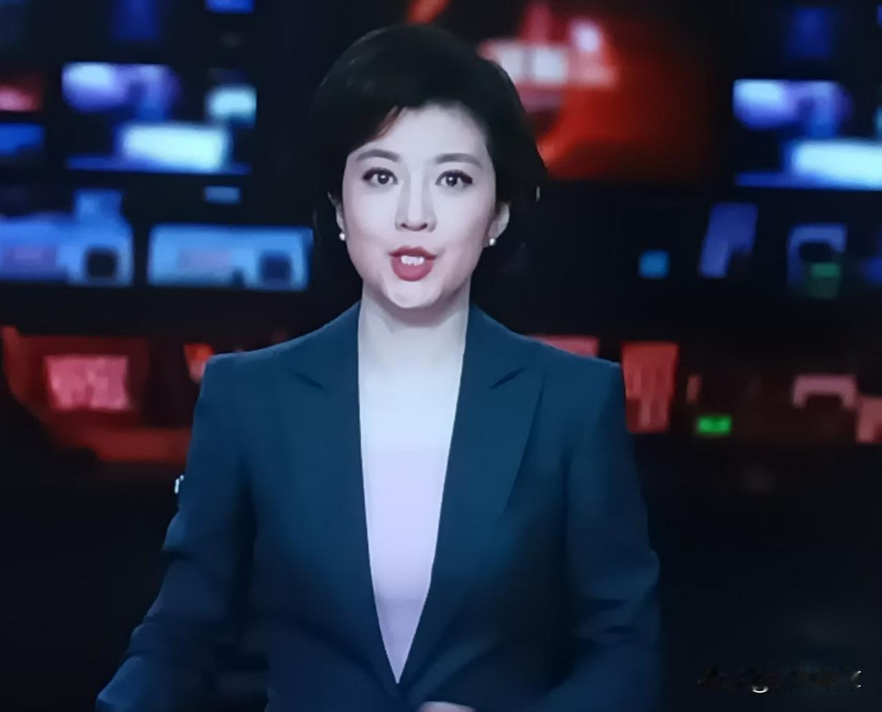 今晚9点的《中国新闻》，是崔爽主持播报的，好像有快一年没有见了，反正感觉时间挺长