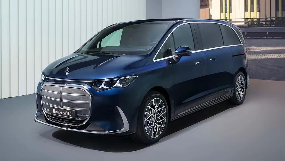 这辆前脸圆乎乎像加菲猫似的奔驰全新纯电MPV VLE，不管美丑，但辨识度是拉满了