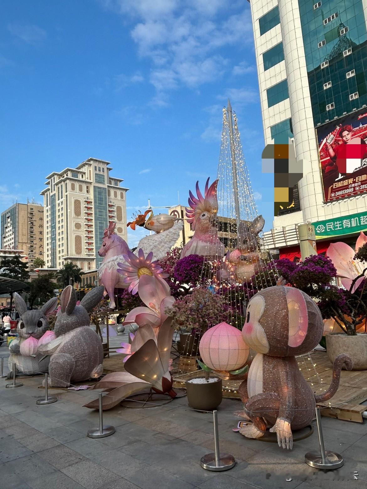 现在总有一种感觉就是，

00后的年轻人，他们不管男的女的，似乎都被西方文化洗脑