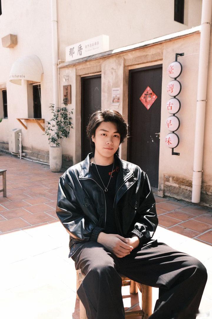 喜欢讨价还价的烟火气在城市里待久了，就很容易被这些看似不起眼的小街巷吸引。它们像