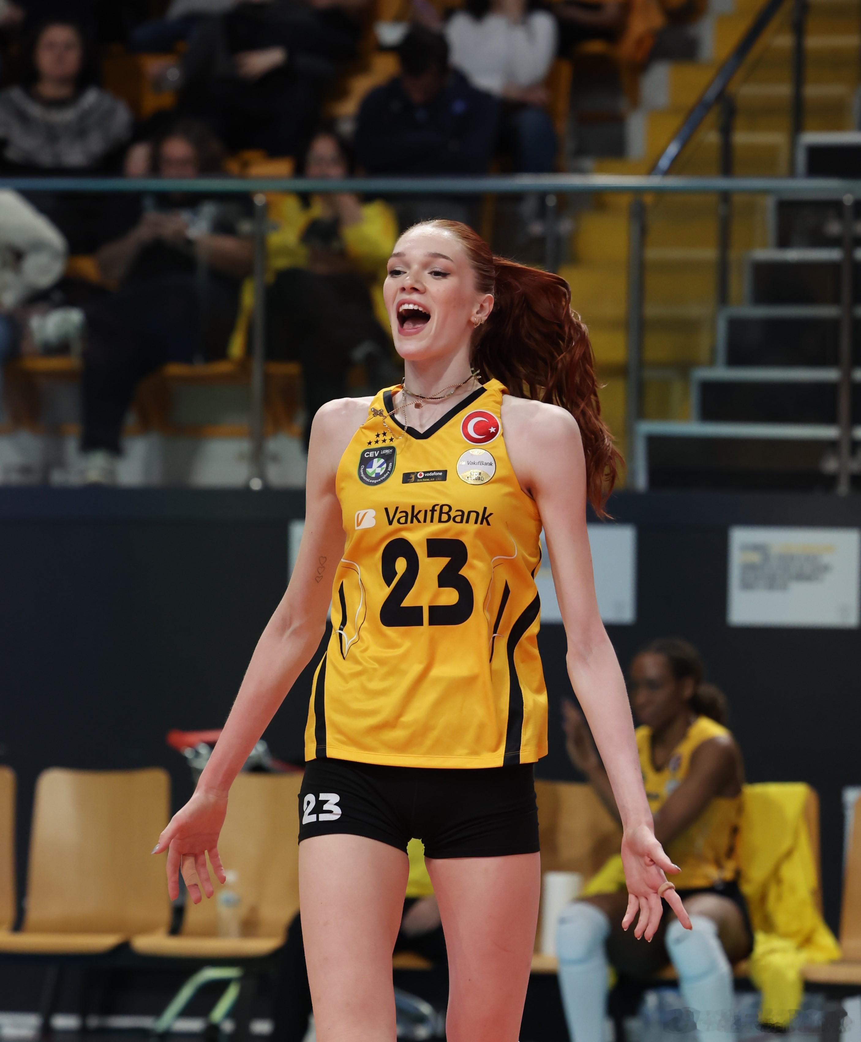 今天是玛丽娜.马尔科娃25岁的生日