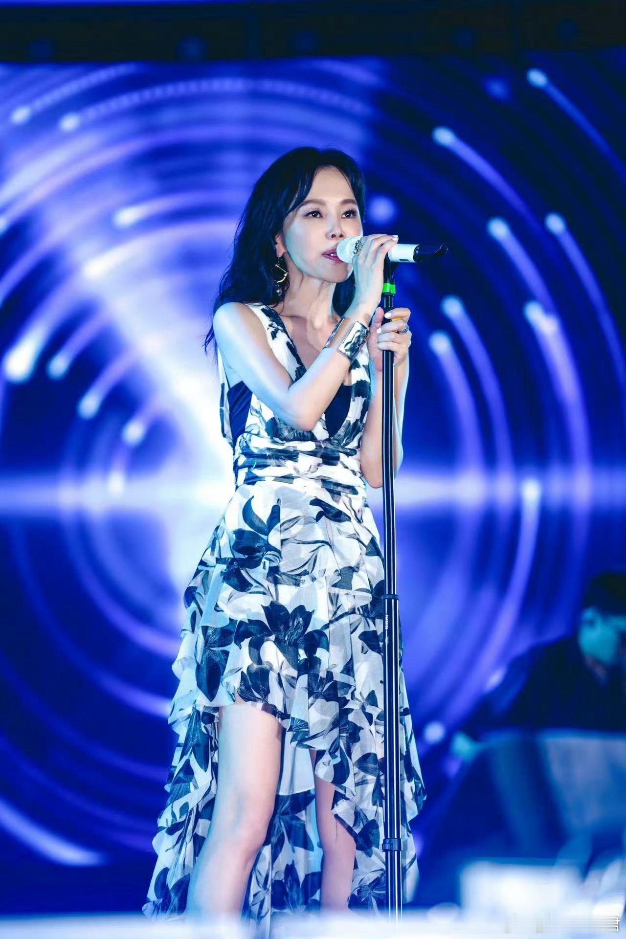 #我们的歌第九期预告片#天哪！感觉最新一期#我们的歌#肯定是包好看的！张碧晨的再