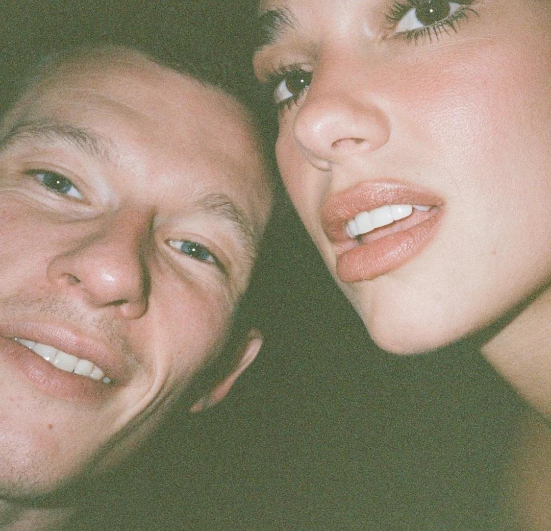 啪姐祝未婚夫生日快乐，这对太般配
配文：Happy Birthday to my