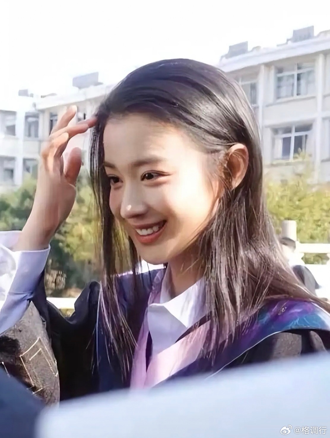 王楚然初中就这么美了王楚然初中旧照曝光，虽带有青春期婴儿肥，但眉眼轮廓、鼻梁线条
