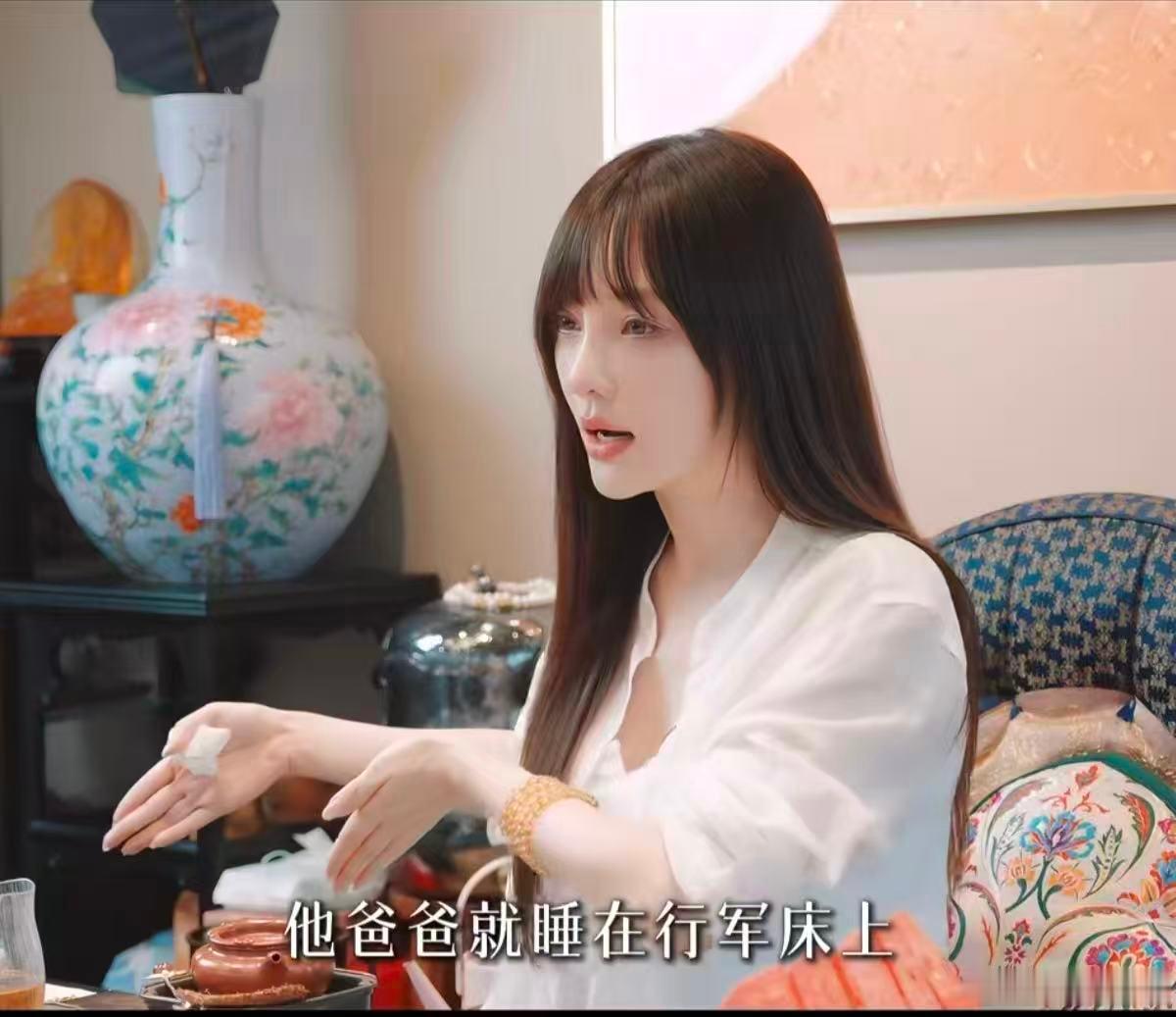 贾乃亮离婚时间 连李小璐都认可贾乃亮作为父亲十分尽责，外人没必要随意揣测。成年人