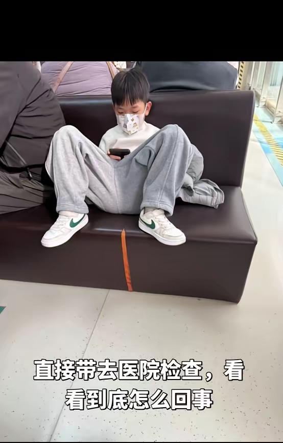 “万万没想到！”近日，江苏，一男孩写作业时，说自己头痛，睡一觉又好了，家长以为孩