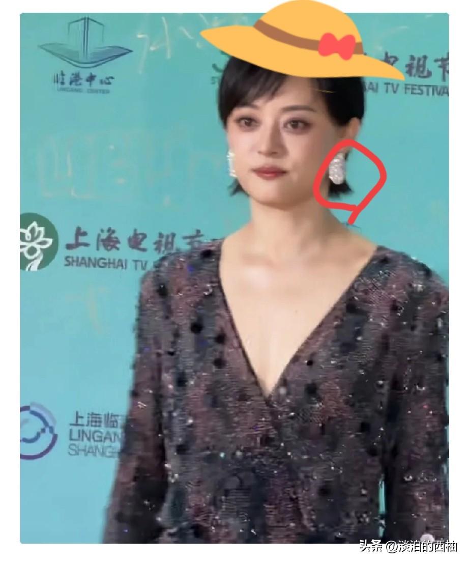 孙俪在后台逮住杨紫，开口就问：“拿了白玉兰，有新戏能不能推荐推荐我？”

一句打