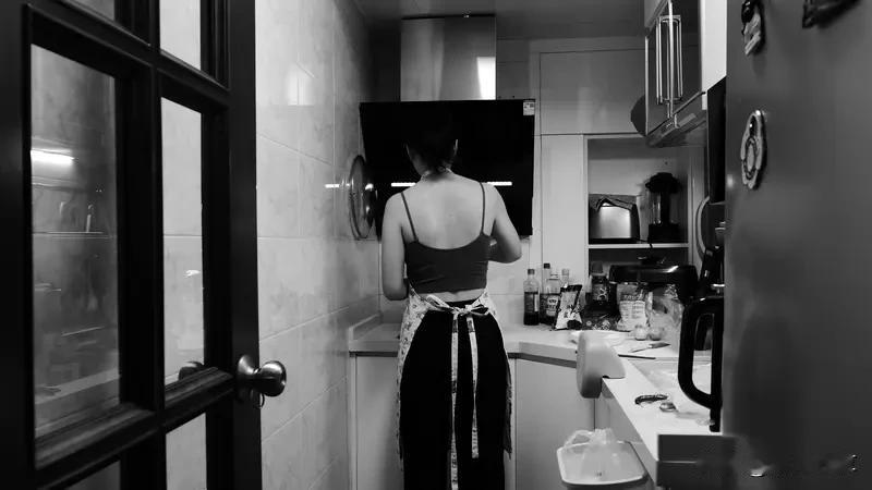 "男主外女主内" 的观念过时了吗 我认为还有道理，符合当今男士在外打拼，而家中有