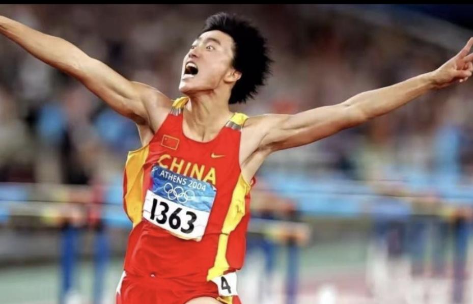 从刘翔43周岁的年令上看，按规定早己不适合掛团委副书记的岗位了，空掛也早该做调整