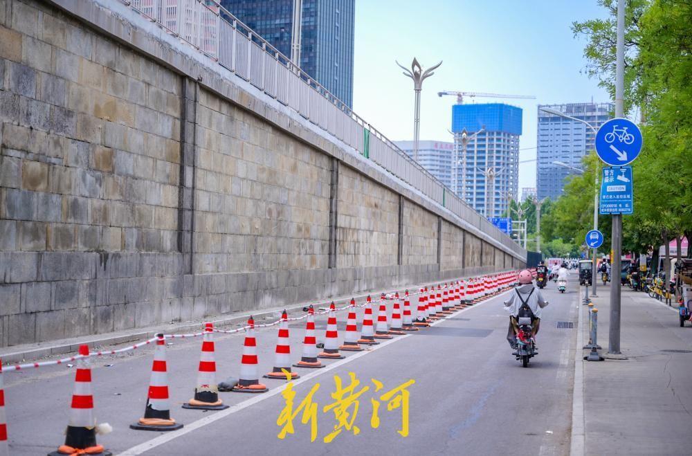 济南纬二路跨铁路天桥桥上路段即将通车 桥下脚手架同步拆除-app/#/conte
