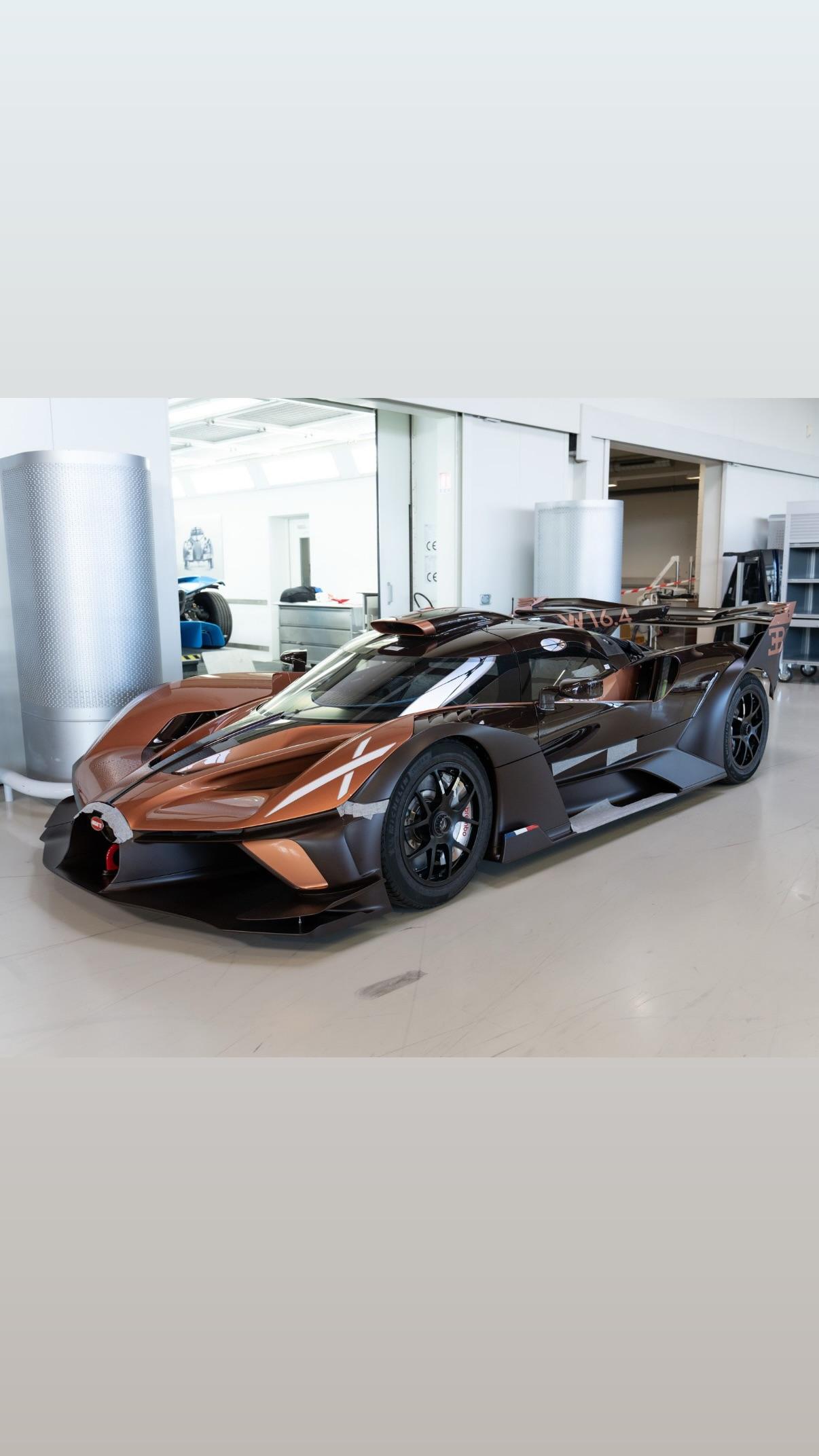 Bugatti Chiron Super Sport “Red Dra...