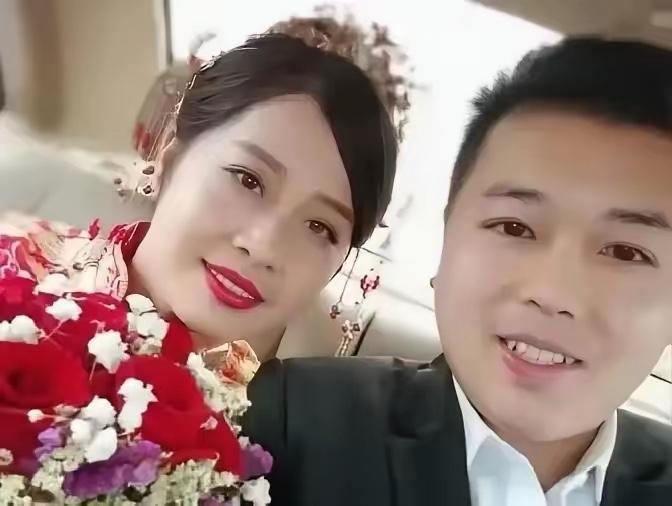 广西一男子不顾一切迎娶患癌女子，花光200万积蓄为她治病，谁料，3年后，女子还是