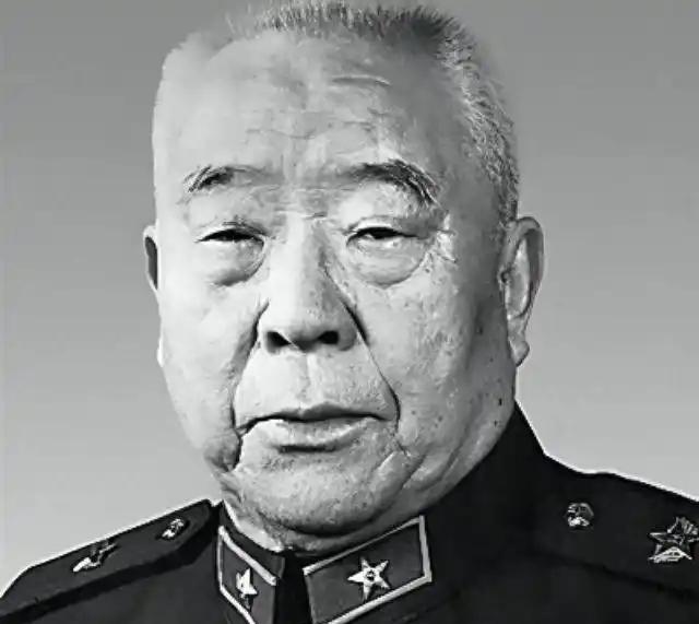 1950年，王定烈司令员乘车去剿匪，途中得知参谋打过一个电话，他听后立即下令原路