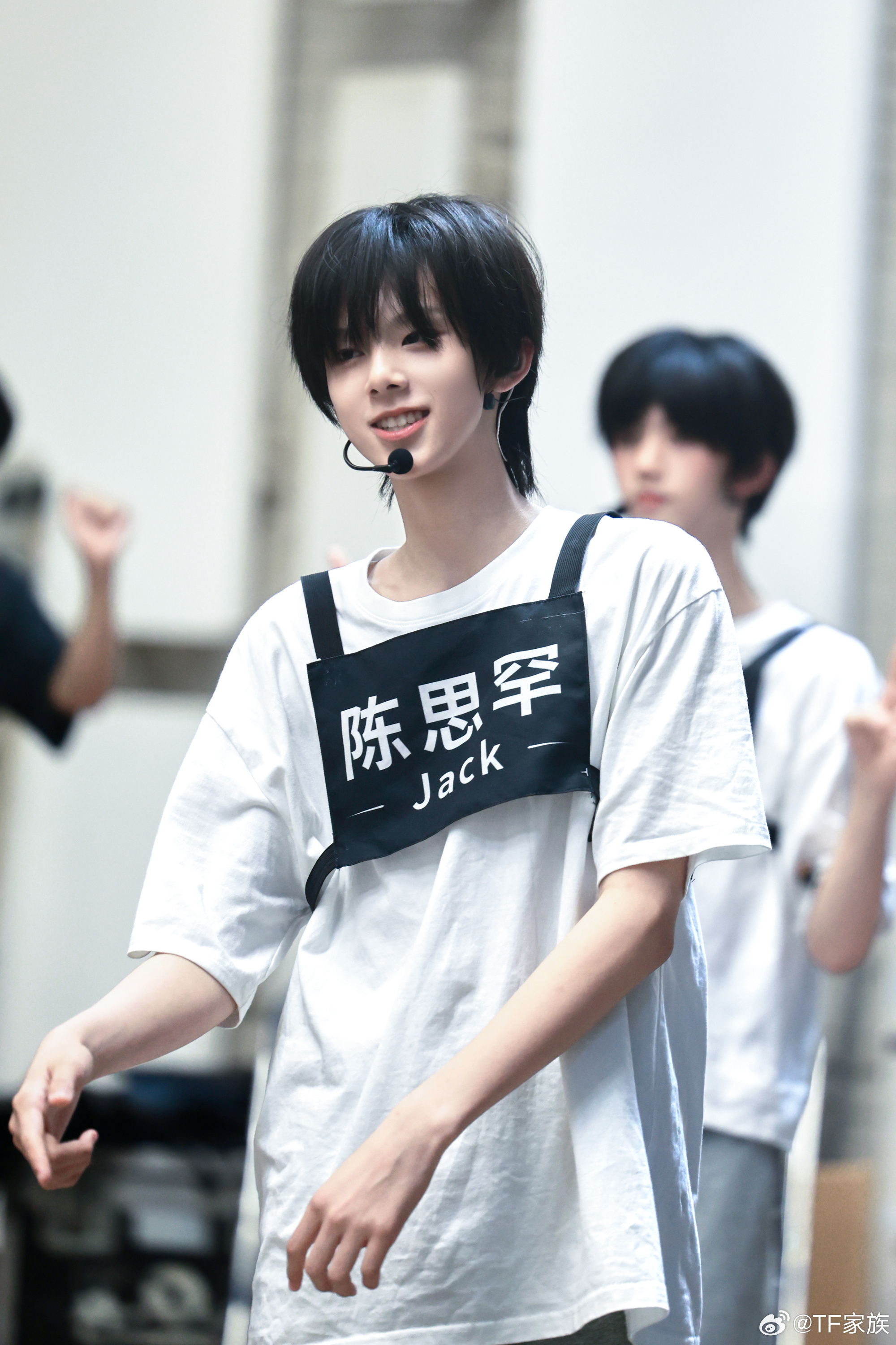 不是有病吧 这谁啊会不会修？ 