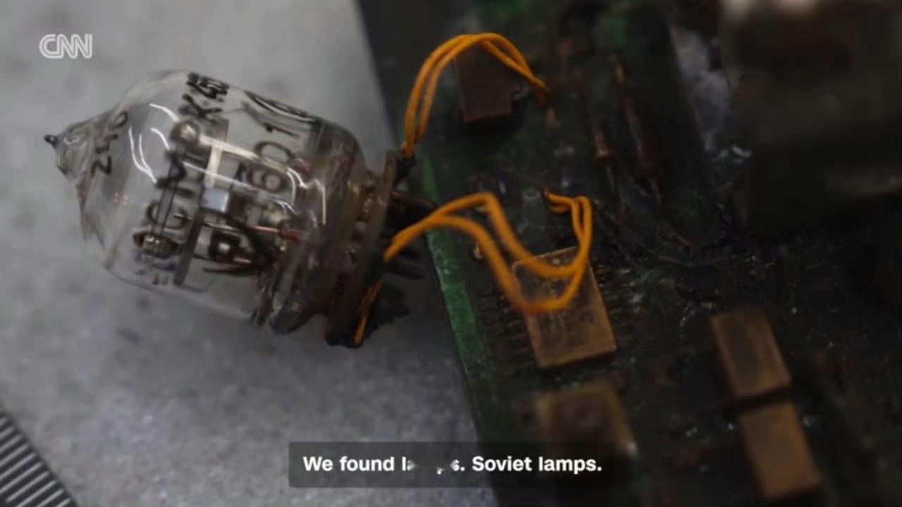 CNN 说第聂伯罗发现了榛树导弹的残骸。
