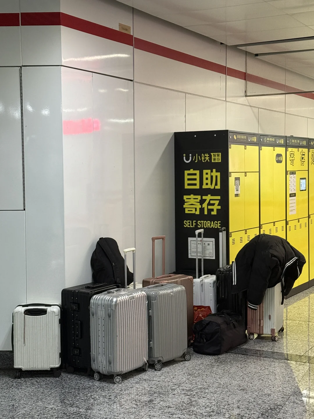 谁来解释一下福州东街口地铁站这种现象😂