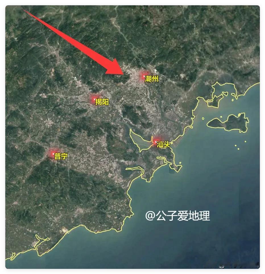有没有人注意到？海外那几千万潮汕华人，几乎都自称潮州人。

你有没有发现一个奇怪