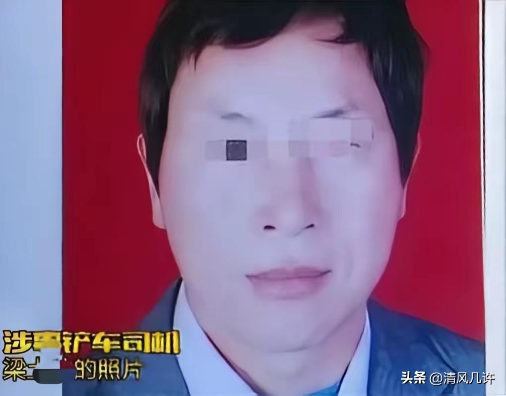 “这就是拖欠工资下场！”陕西，一铲车司机儿子病重，前往工地讨要拖欠的工钱，岂料，